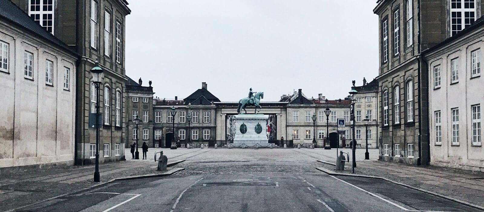 Historien om Flora Danica - FLORA DANICA DENMARK