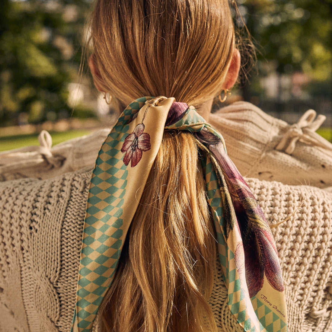 Derfor skal du bruge et tørklæde af silke i håret