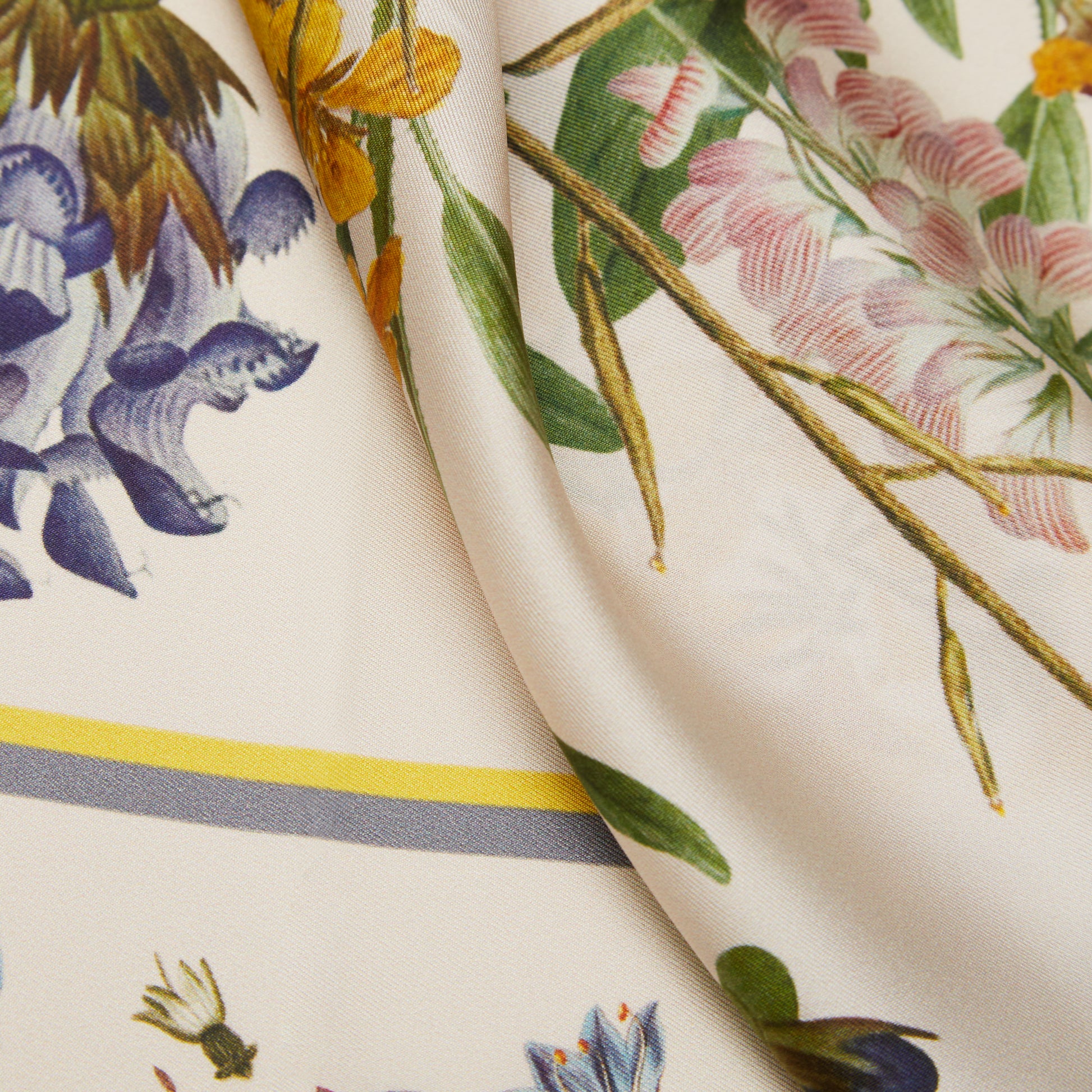 Flora Danica Denmark Cheerful Bouquet silketørklæde Large scarf Cheerful Bouquet Beige/blue