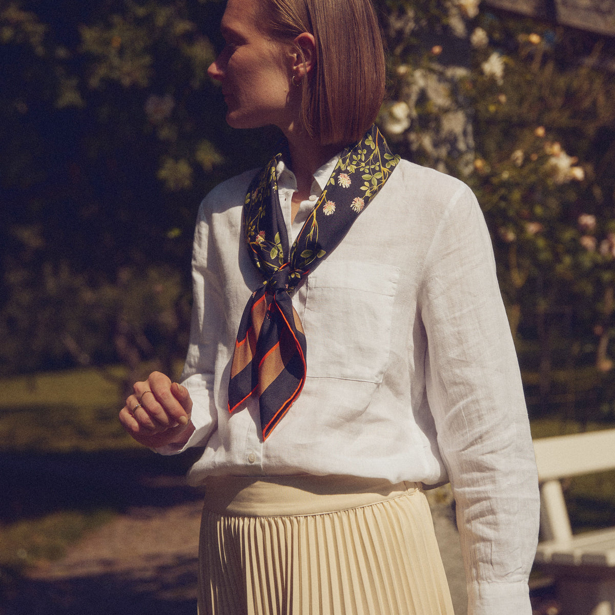 Flora Danica Denmark Cloverfield Whispers 90 silketørklæde Large dobbeltsided scarf Cloverfield Whispers