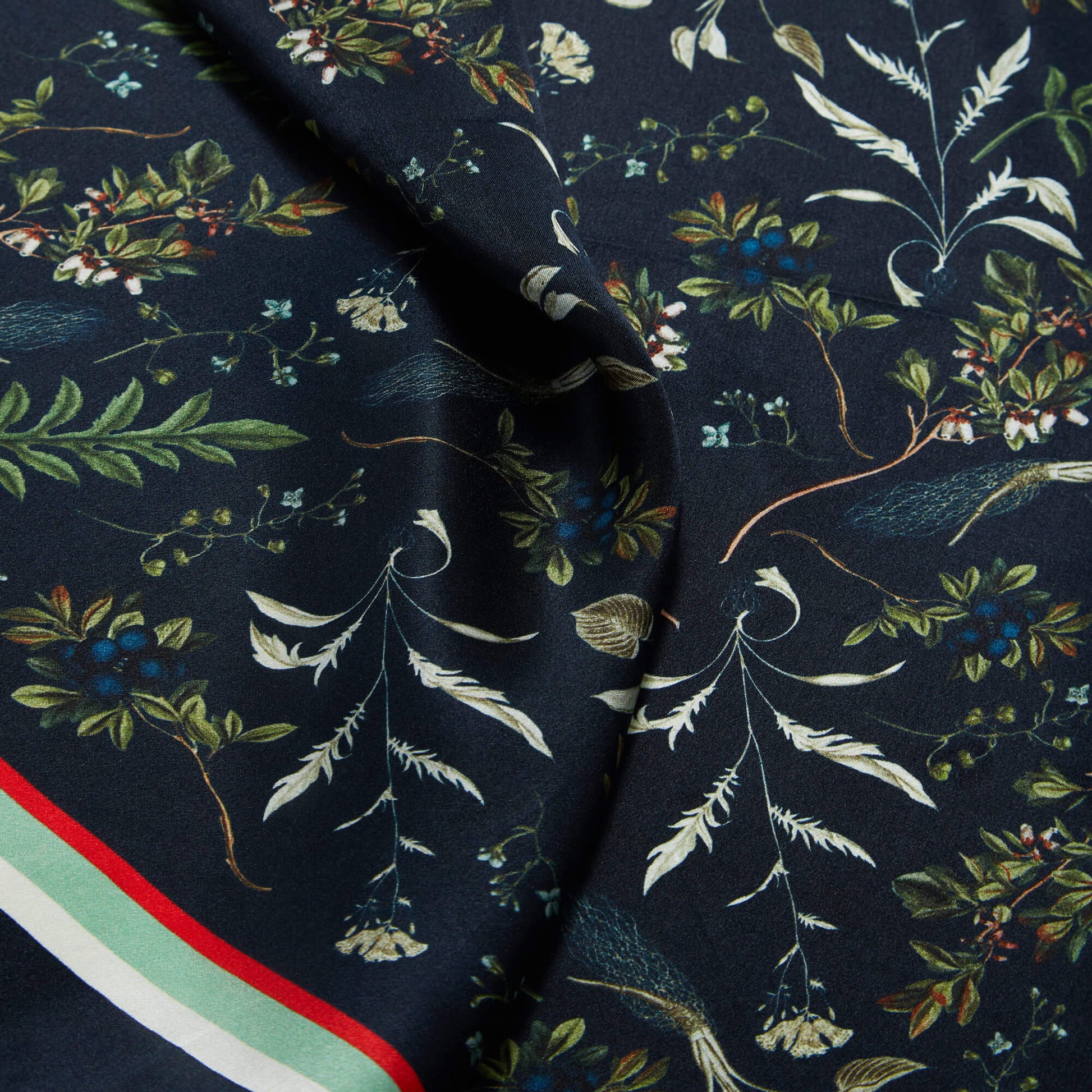 Flora Danica Denmark Flora Winter Garden silketørklæde Small scarf Flora Winter Garden Navy blue