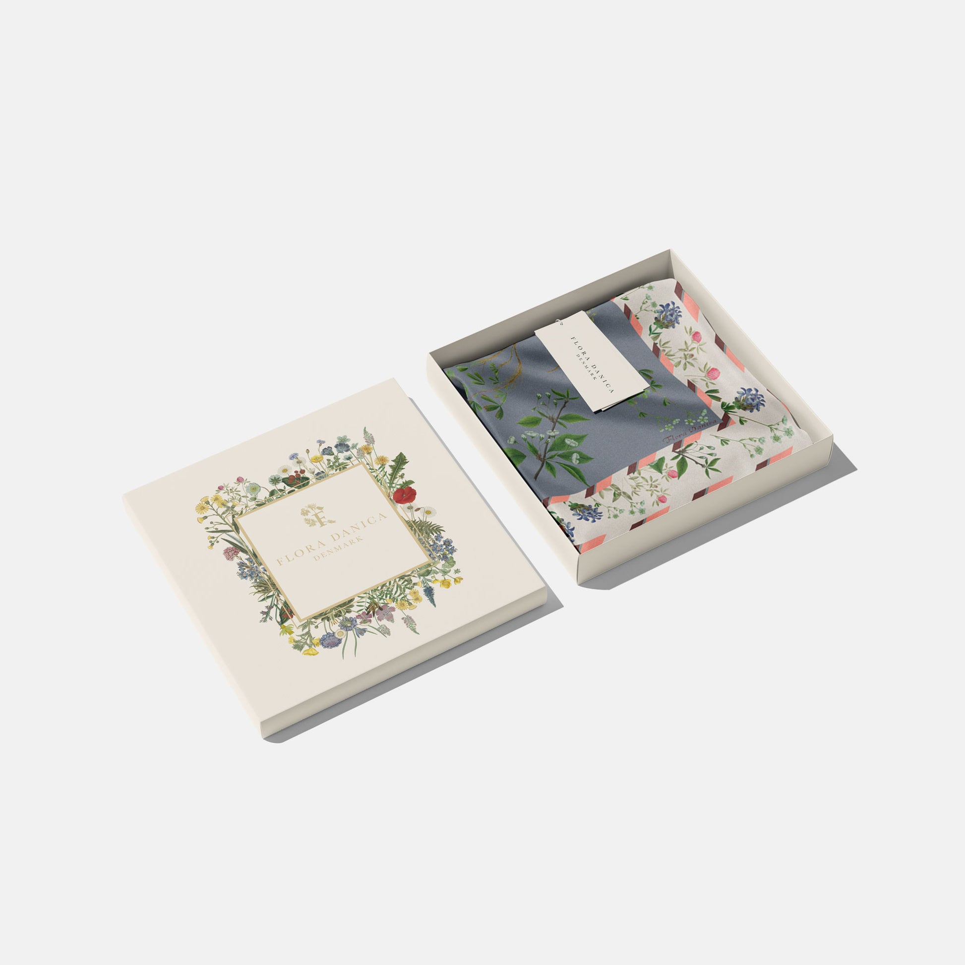 Flora Danica Denmark Flowering Garden silketørklæde Large scarf Flowering Garden Gray/Off-white