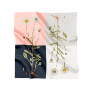 Flora Danica Denmark Four Square Daisy Double silketørklæde 90 Large dobbeltsided scarf Four Square Daisy Pink, Navy, Gray, off-white