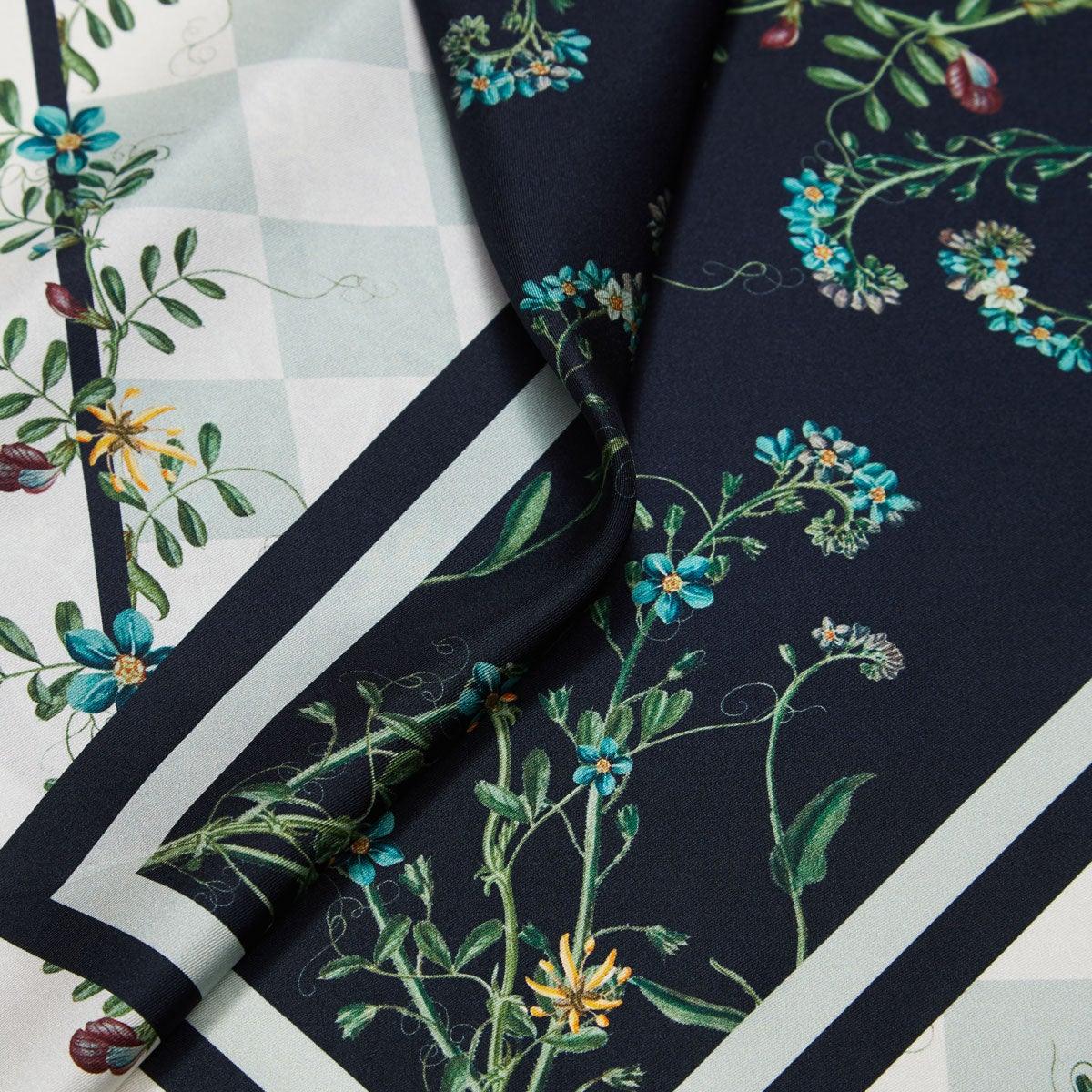 Flora Danica Denmark Green Flower Dot Checker silketørklæde Large scarf Green Flower Dot Checker