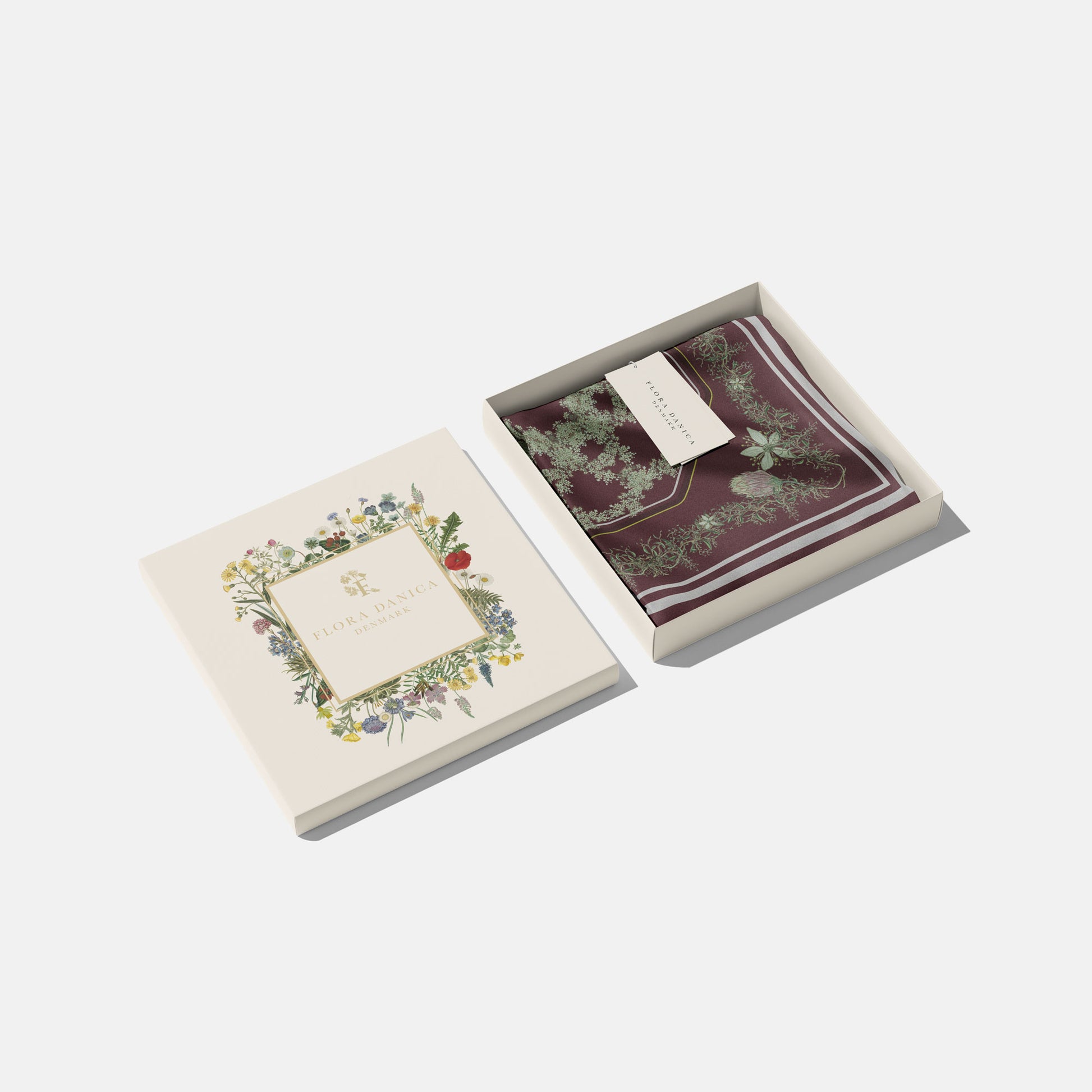 Flora Danica Denmark Ruby Meadowsweet 70 silketørklæde Medium Dobbeltsided scarf Ruby Burgundy