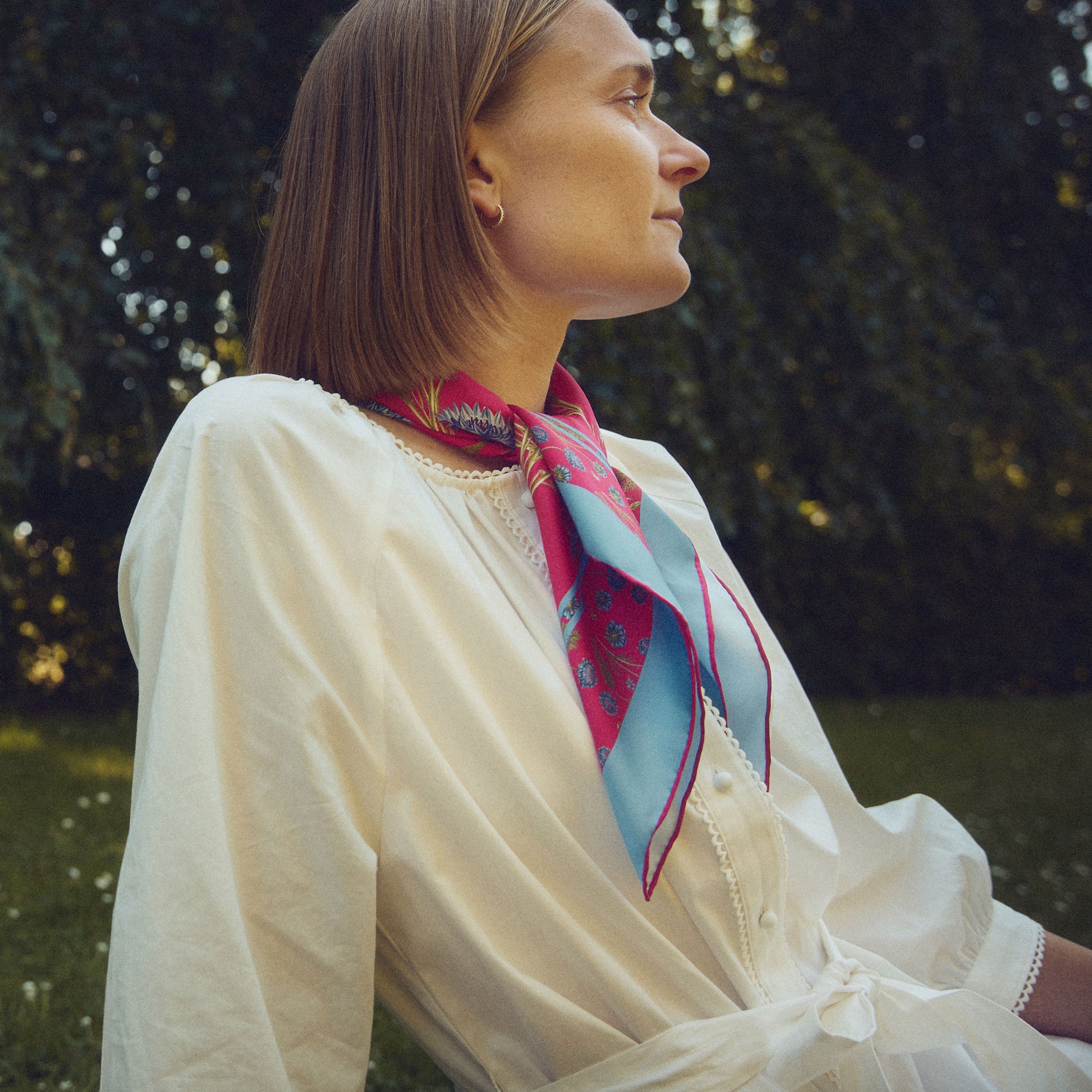 Flora Danica Denmark Scarlet Wildflower 90 silketørklæde Large scarf Scarlet Wildflower Red